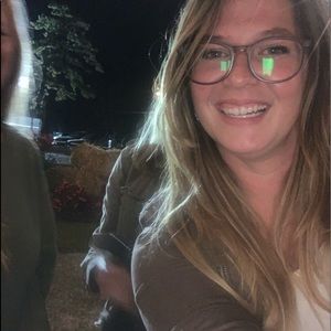 Meet your Posher, Nina